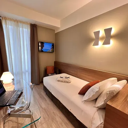 Отель Western 4*