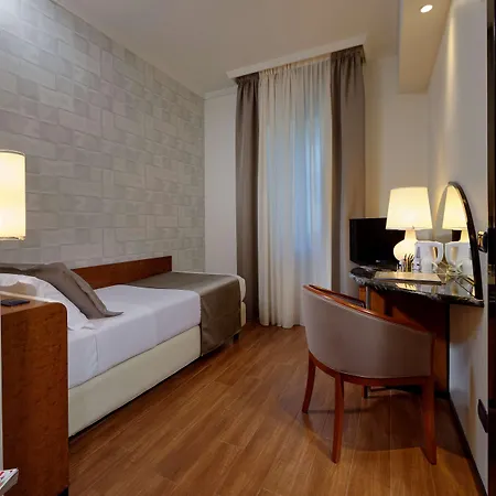 Отель Western 4*